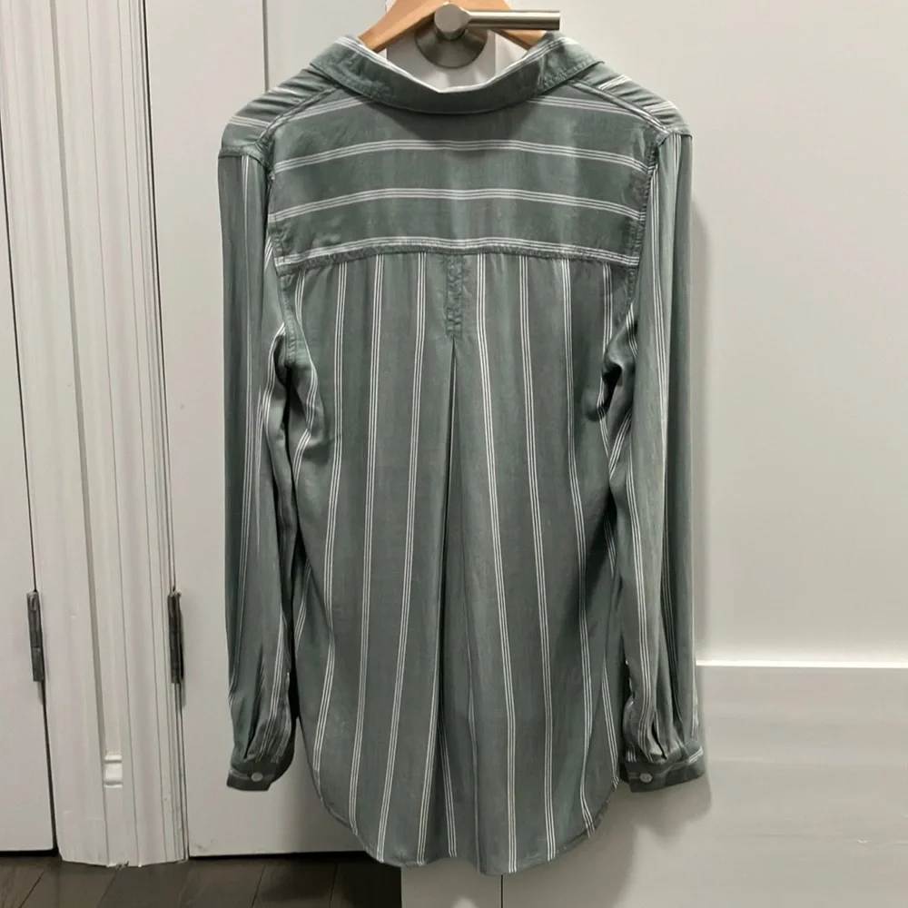 NWT beachlunchlounge Striped Button Down Shirt Size XS - Picture 3 of 6